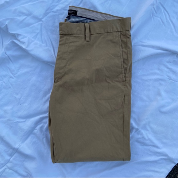 Banana Republic Men’s Emerson Straight Fit Flat Front Chino Pants 34” x 30” - Picture 4 of 4